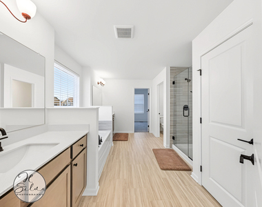 10784 Saxony Street - Photo Thumbnail 14