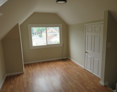 6957 W Fletcher Street - Photo Thumbnail 12