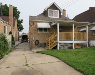 6957 W Fletcher Street - Photo Thumbnail 1