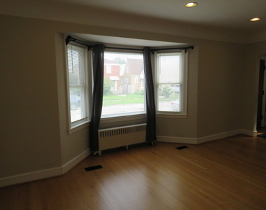 6957 W Fletcher Street - Photo Thumbnail 18