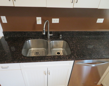 6957 W Fletcher Street - Photo Thumbnail 23