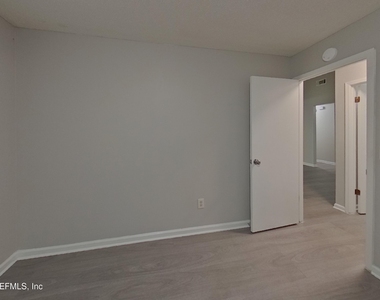 3572 Raymur Villa Drive - Photo Thumbnail 10