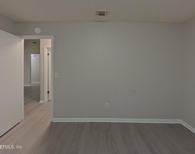 3572 Raymur Villa Drive - Photo Thumbnail 11