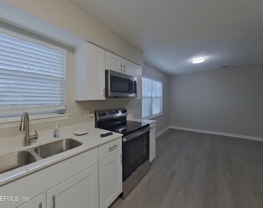 3572 Raymur Villa Drive - Photo Thumbnail 4