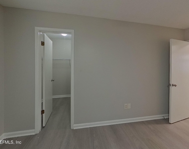 3572 Raymur Villa Drive - Photo Thumbnail 9