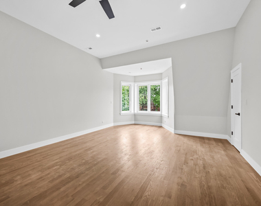 4543 S Ellis Avenue - Photo Thumbnail 5