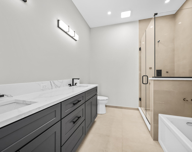 4543 S Ellis Avenue - Photo Thumbnail 9