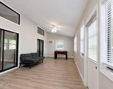 10 Falls Place - Photo Thumbnail 34