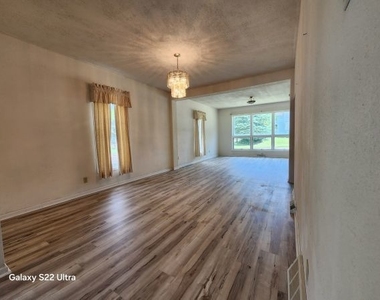 1602 S Highland Avenue - Photo Thumbnail 6