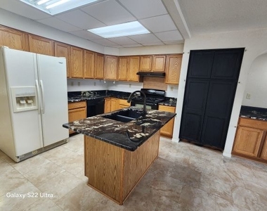 1602 S Highland Avenue - Photo Thumbnail 13