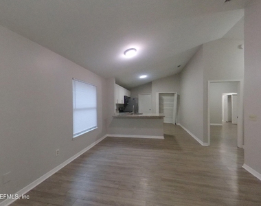 1313 Independence Drive - Photo Thumbnail 2