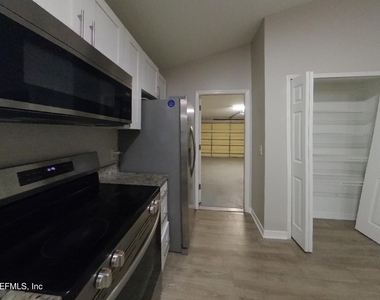 1313 Independence Drive - Photo Thumbnail 3