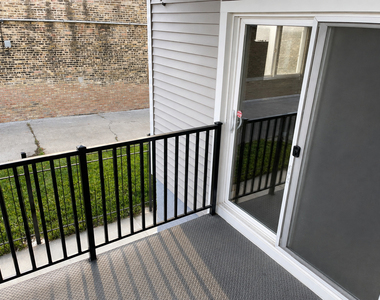 1807 N Lawndale Avenue - Photo Thumbnail 10