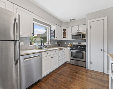 759 Laurel Avenue - Photo Thumbnail 10