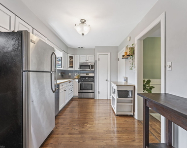 759 Laurel Avenue - Photo Thumbnail 9
