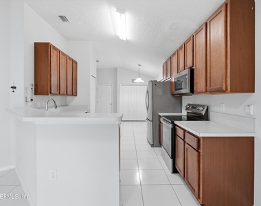 9847 Sailor Drive - Photo Thumbnail 15