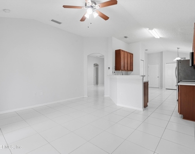 9847 Sailor Drive - Photo Thumbnail 13