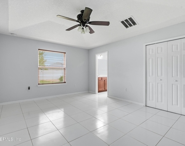 9847 Sailor Drive - Photo Thumbnail 3
