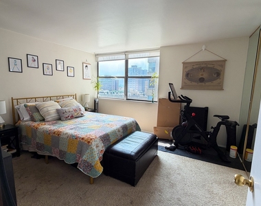 6301 N Sheridan Road - Photo Thumbnail 10