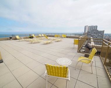 6301 N Sheridan Road - Photo Thumbnail 13