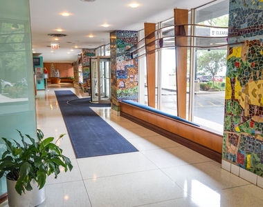 6301 N Sheridan Road - Photo Thumbnail 18