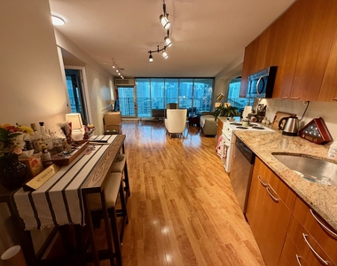 300 N State Street - Photo Thumbnail 7