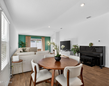 163 Silver Birch Street - Photo Thumbnail 6