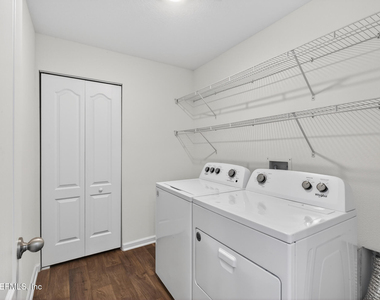 163 Silver Birch Street - Photo Thumbnail 4