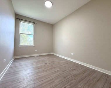 750 Roosevelt Road - Photo Thumbnail 8