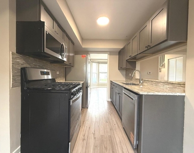 750 Roosevelt Road - Photo Thumbnail 2