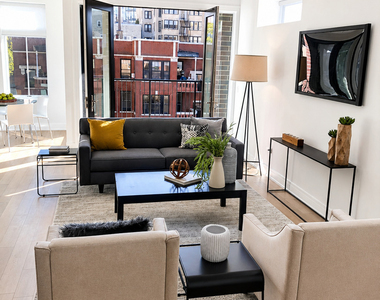 434 W Melrose Street - Photo Thumbnail 2