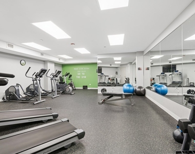 434 W Melrose Street - Photo Thumbnail 16