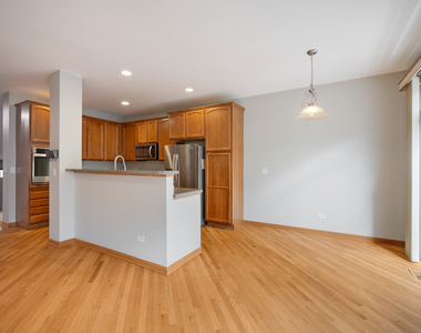 5568 Cambridge Way - Photo Thumbnail 6