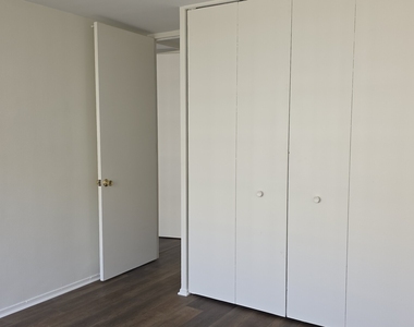1450 E 55th Place - Photo Thumbnail 8