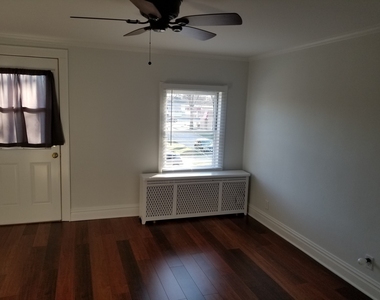 345 N Addison Avenue - Photo Thumbnail 14