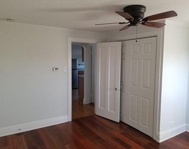 345 N Addison Avenue - Photo Thumbnail 13