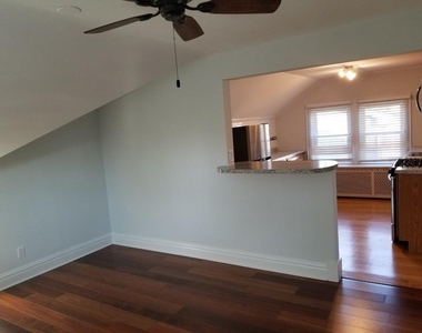 345 N Addison Avenue - Photo Thumbnail 8