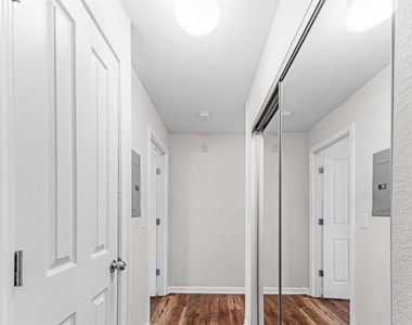 211 North Avenue - Photo Thumbnail 5