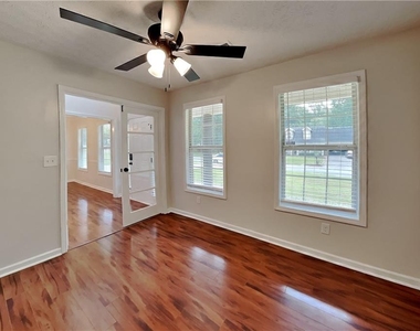 7318 Coral Lake Drive - Photo Thumbnail 3
