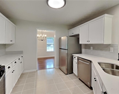 7318 Coral Lake Drive - Photo Thumbnail 4