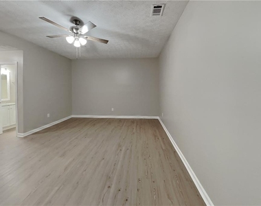 1400 Stampmill Way - Photo Thumbnail 3