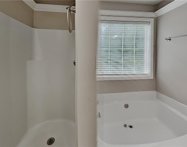 5333 Highpoint Road - Photo Thumbnail 7