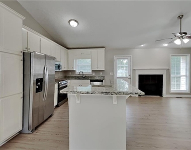 5333 Highpoint Road - Photo Thumbnail 2