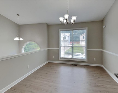 5333 Highpoint Road - Photo Thumbnail 3