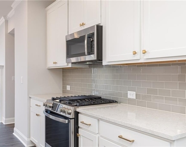517 Hardy Drive - Photo Thumbnail 7