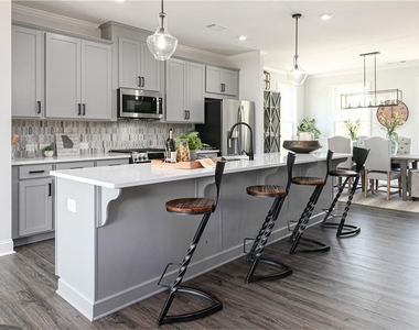 517 Hardy Drive - Photo Thumbnail 8
