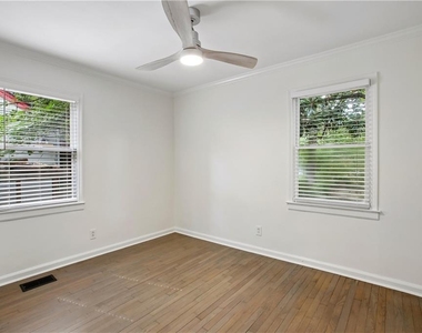 1649 Beecher Street Sw - Photo Thumbnail 15