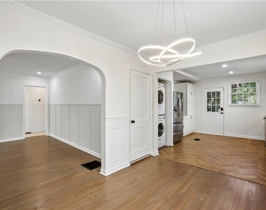 1649 Beecher Street Sw - Photo Thumbnail 4