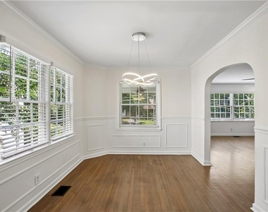 1649 Beecher Street Sw - Photo Thumbnail 6