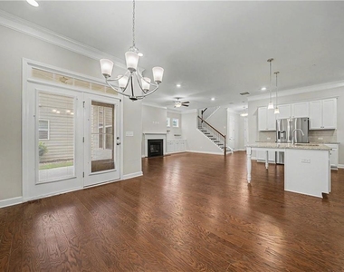 165 Mansfield Drive - Photo Thumbnail 16